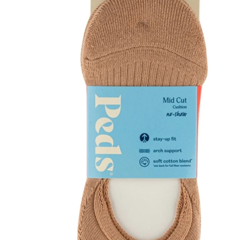 Peds Extended Size Mid Cut No-Show Socks in Tan